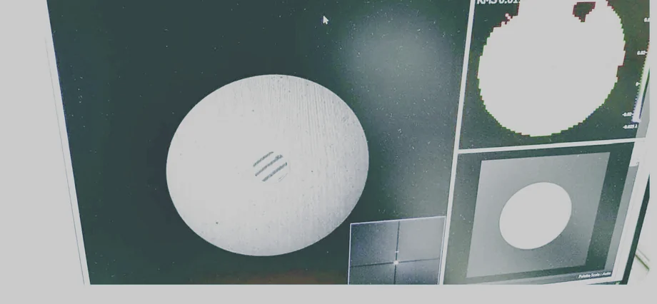 Optical inspection screen showing surface measurement images